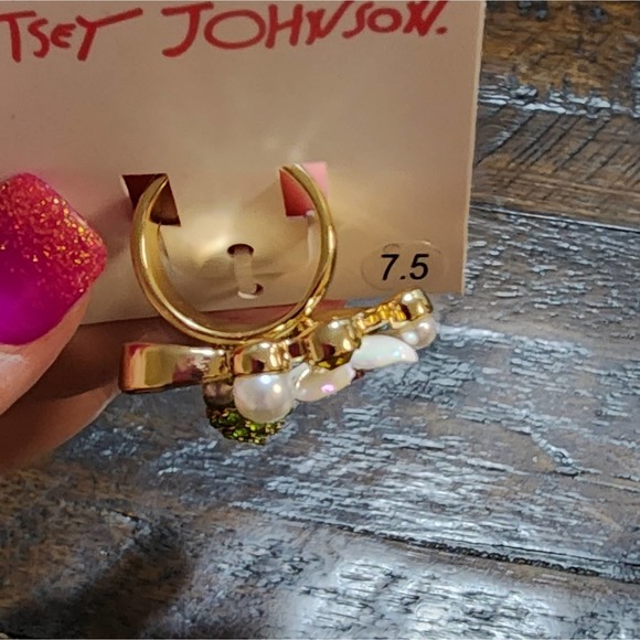 BETSEY JOHNSON BETSEYS BRUCH LIME FLOWERS AND BLING RING SIZE 7.5 - Picture 2 of 7